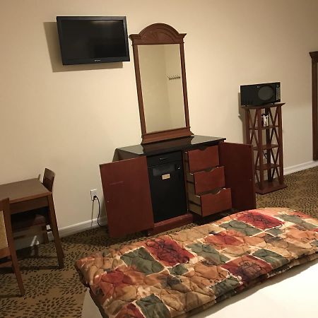 Waterbury Big Apple Motel Exterior photo