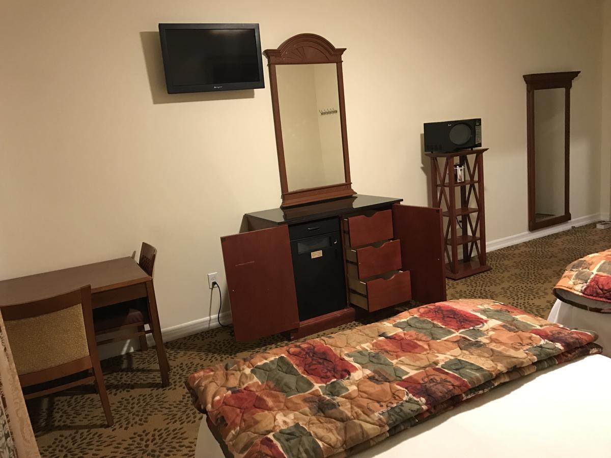 Waterbury Big Apple Motel Exterior photo