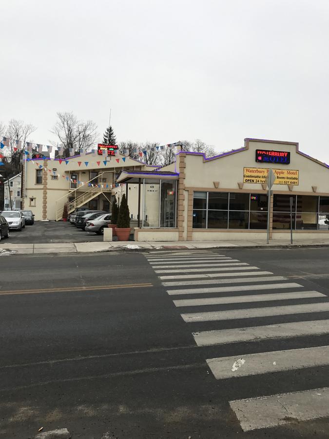 Waterbury Big Apple Motel Exterior photo